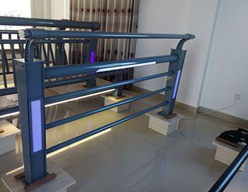 燈光（guāng）護欄